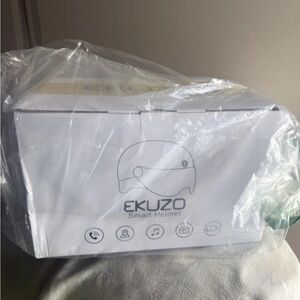 Ekuzo DC Smart Bluetooth Helmet with Cameras Front & Rear HD Video - New